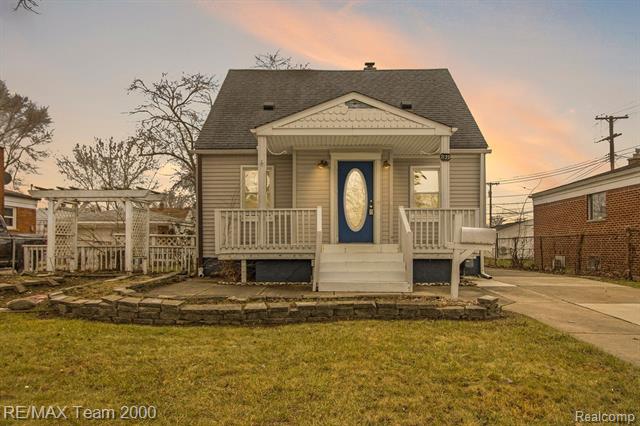 front view picture of 7139 Centralia, Dearborn Heights, MI. 48127