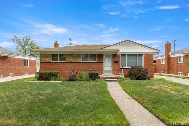 front view picture of 27240 W Pleasant Ridge, Dearborn Heights, MI. 48127