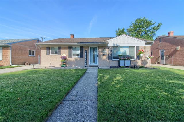 front view picture of 8213 Hillcrest, Westland, MI. 48185