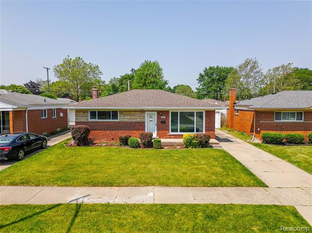 front view picture of 8177 Gary, Westland, MI. 48185