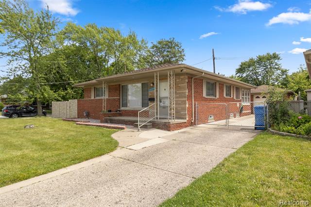 front view picture of 8043 Kinmore, Dearborn Heights, MI. 48127