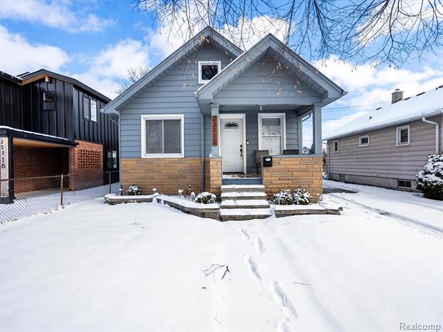 front view picture of 23110 Carlisle Ave, Hazel Park, MI. 48030