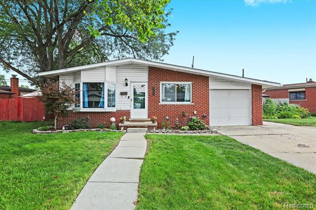 front view picture of 8346 Hillcrest, Westland, MI. 48185