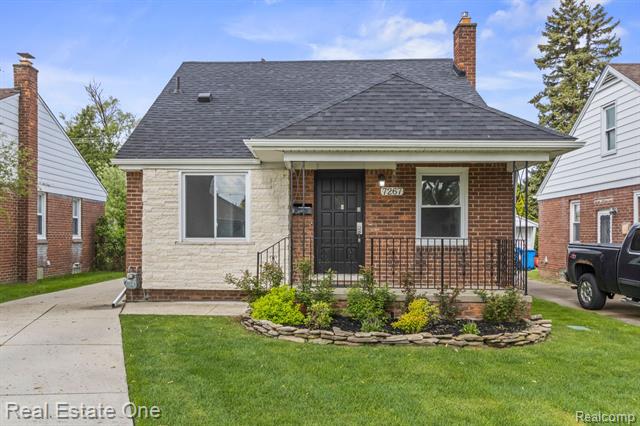 front view picture of 7267 Fenton, Dearborn Heights, MI. 48127