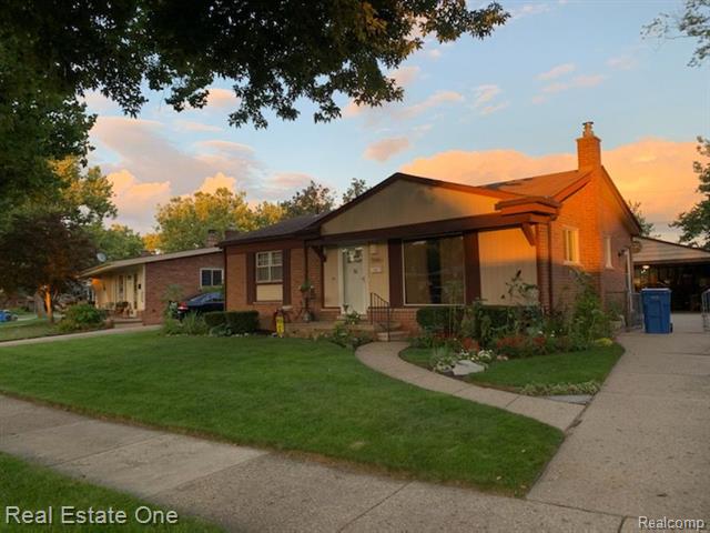 front view picture of 7486 Plainfield, Dearborn Heights, MI. 48127