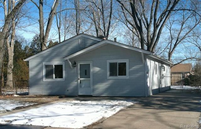 front view picture of 7642 Arcola, Westland, MI. 48185