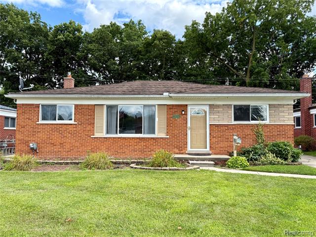 front view picture of 29639 Shacket, Westland, MI. 48185