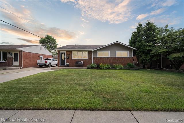 front view picture of 30845 Cooley, Westland, MI. 48185