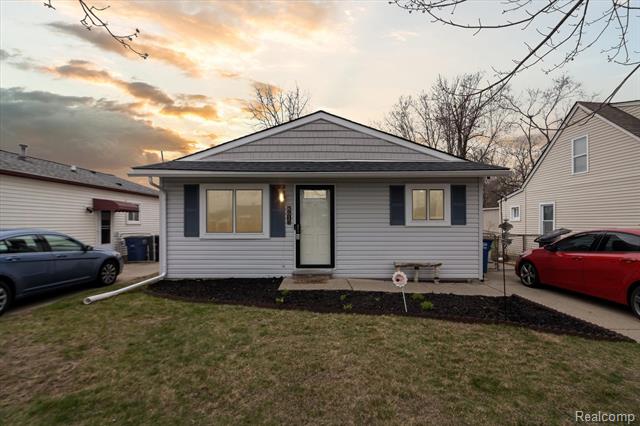 front view picture of 8615 Fremont, Westland, MI. 48185