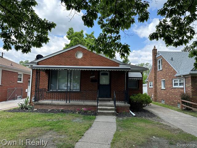 front view picture of 8243 Riverview, Dearborn Heights, MI. 48127