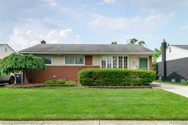 front view picture of 30635 Cooley, Westland, MI. 48185
