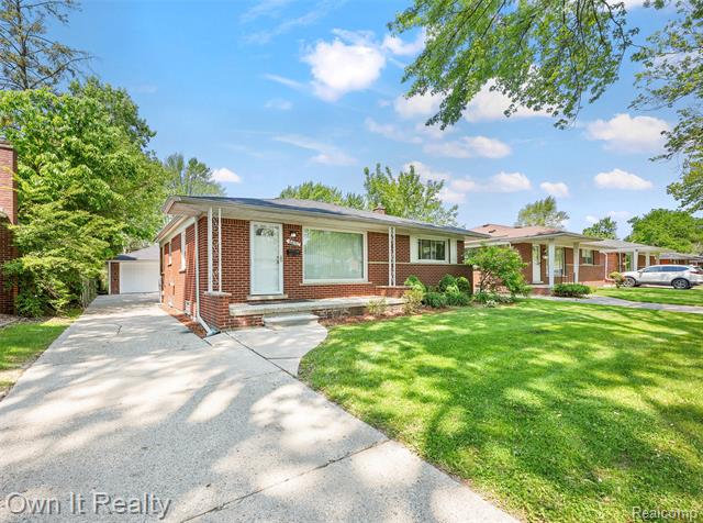 front view picture of 8415 Evangeline, Dearborn Heights, MI. 48127