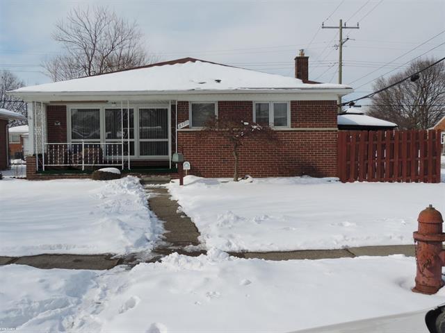 front view picture of 8391 Dixie Ln, Dearborn Heights, MI. 48127
