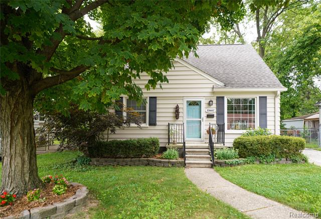 front view picture of 23441 Seneca Ave, Oak Park, MI. 48237