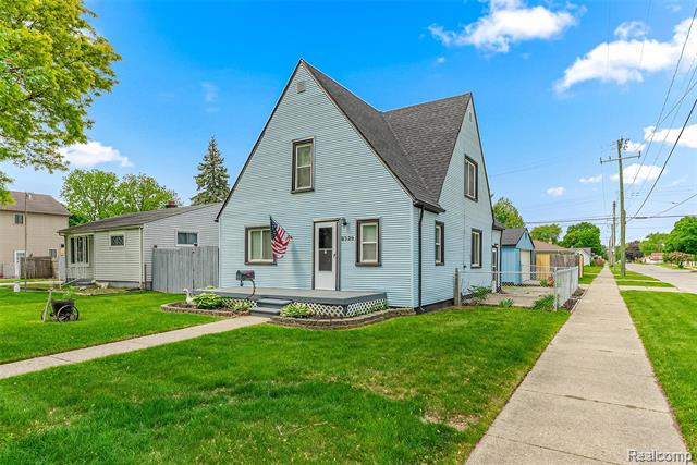 front view picture of 8329 Lenore, Dearborn Heights, MI. 48127