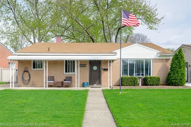 front view picture of 30724 Gladys, Westland, MI. 48185