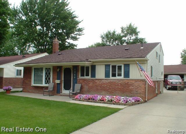 front view picture of 8308 Donna, Westland, MI. 48185