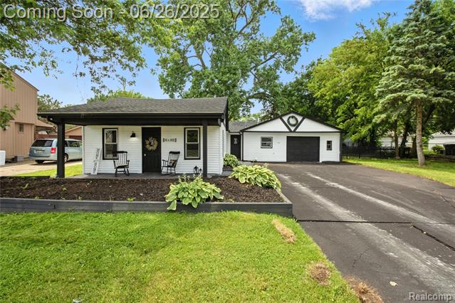 front view picture of 8411 Hugh, Westland, MI. 48185