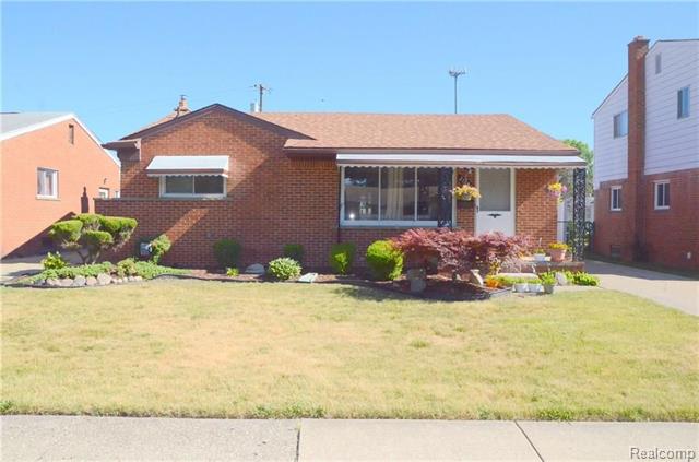 front view picture of 27620 Mackenzie, Westland, MI. 48185