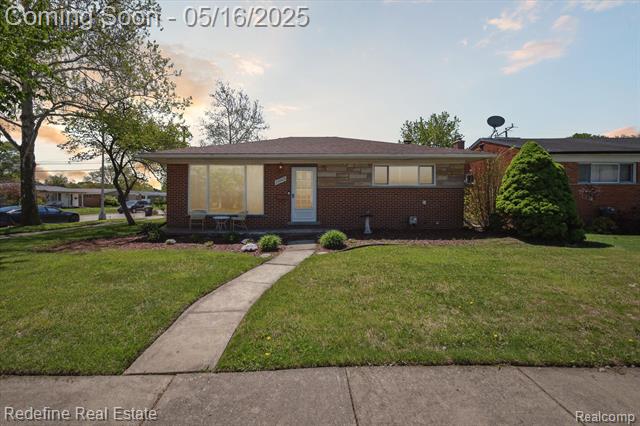 front view picture of 29909 Gladys, Westland, MI. 48185