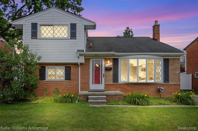 front view picture of 31273 Mackenzie, Westland, MI. 48185
