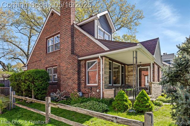 front view picture of 432 W Cambourne St, Ferndale, MI. 48220