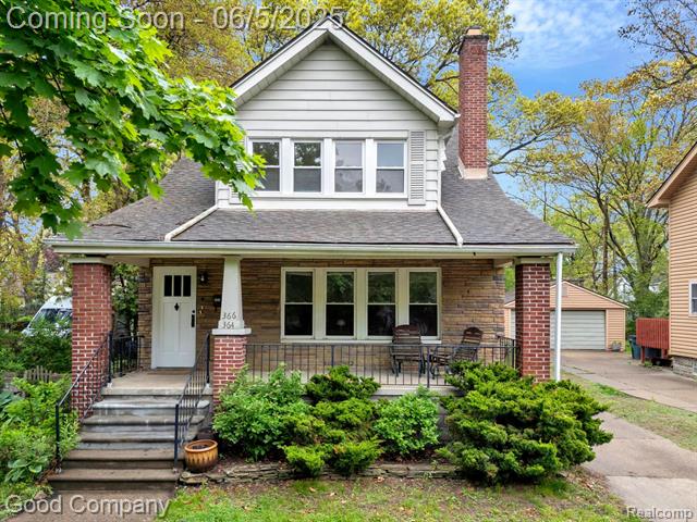 front view picture of 364 W Cambourne St, Ferndale, MI. 48220