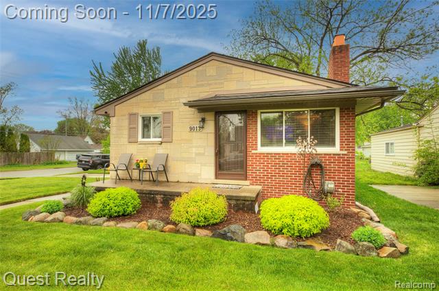 front view picture of 9013 Oporto, Livonia, MI. 48150