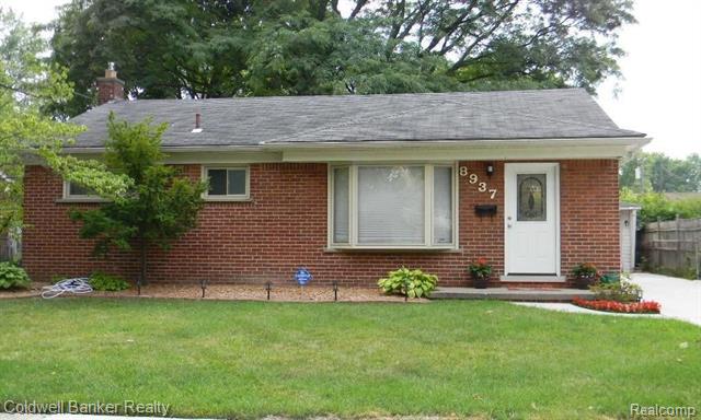 front view picture of 8937 Sunbury, Livonia, MI. 48150