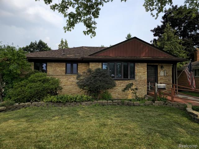 front view picture of 9036 Merriman, Livonia, MI. 48150
