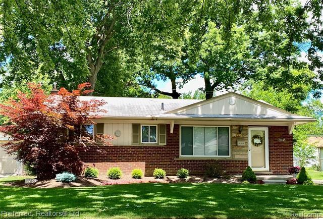 front view picture of 31248 Olson, Livonia, MI. 48150
