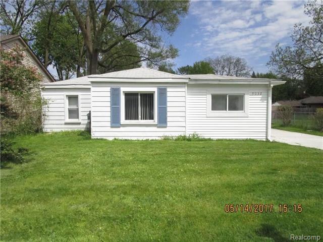 front view picture of 9032 Deering, Livonia, MI. 48150