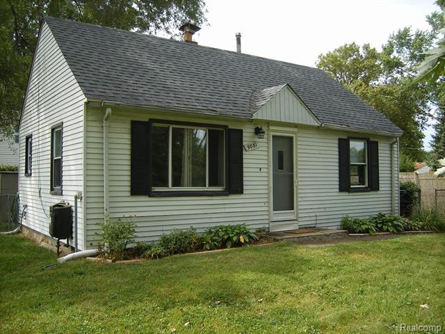 front view picture of 9081 Hartel, Livonia, MI. 48150