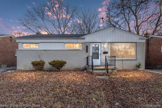 front view picture of 9022 Lucerne, Redford, MI. 48239