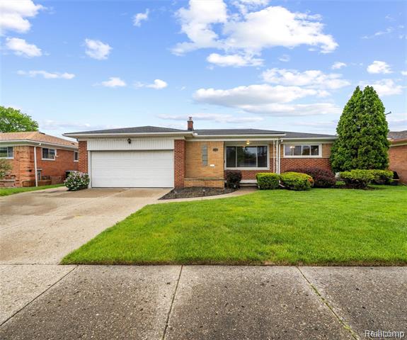 front view picture of 38264 Richland, Livonia, MI. 48150