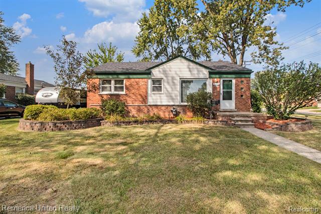 front view picture of 30408 Minton, Livonia, MI. 48150