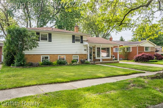 front view picture of 9744 Pere, Livonia, MI. 48150