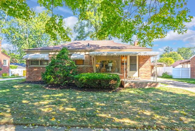 front view picture of 29972 Minton, Livonia, MI. 48150