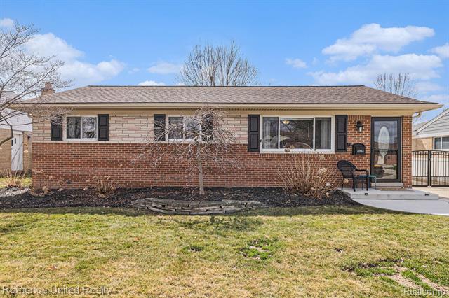 front view picture of 40563 Orangelawn, Plymouth, MI. 48170