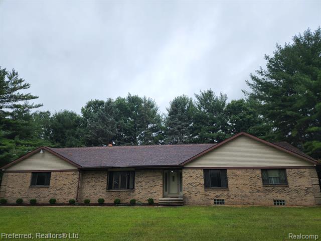 front view picture of 40250 Pinetree, Plymouth, MI. 48170