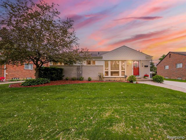 front view picture of 31240 Westfield, Livonia, MI. 48150
