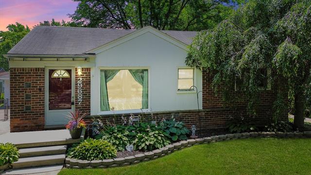 front view picture of 29687 Westfield, Livonia, MI. 48150