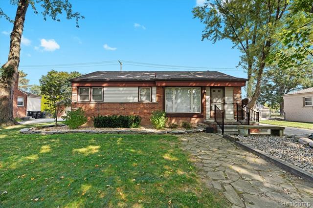 front view picture of 30720 Hathaway, Livonia, MI. 48150