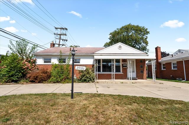 front view picture of 29186 Hathaway, Livonia, MI. 48150