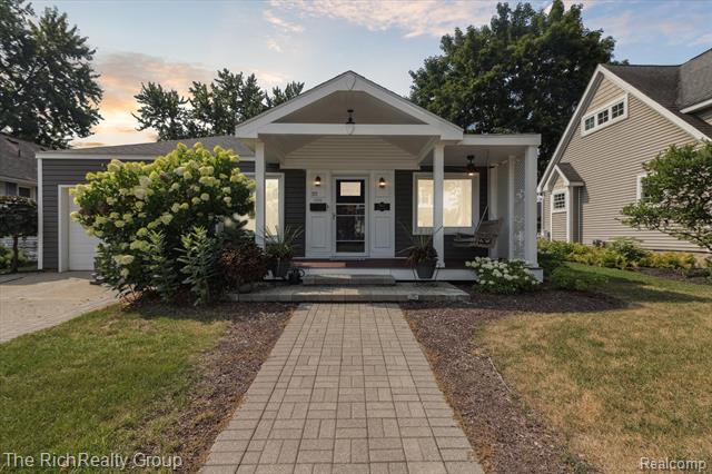 front view picture of 967 Palmer, Plymouth, MI. 48170