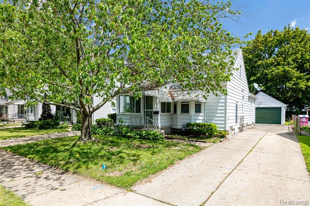 front view picture of 9576 Columbia, Redford, MI. 48239