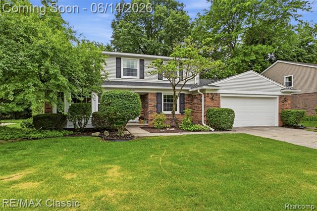 front view picture of 45451 Woodleigh Way, Plymouth, MI. 48170