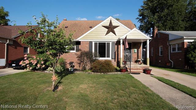 front view picture of 9648 Cavell, Livonia, MI. 48150