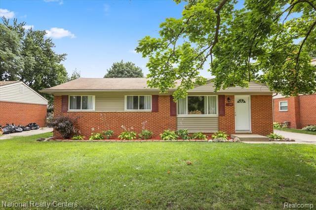 front view picture of 11330 Haggerty, Plymouth, MI. 48170