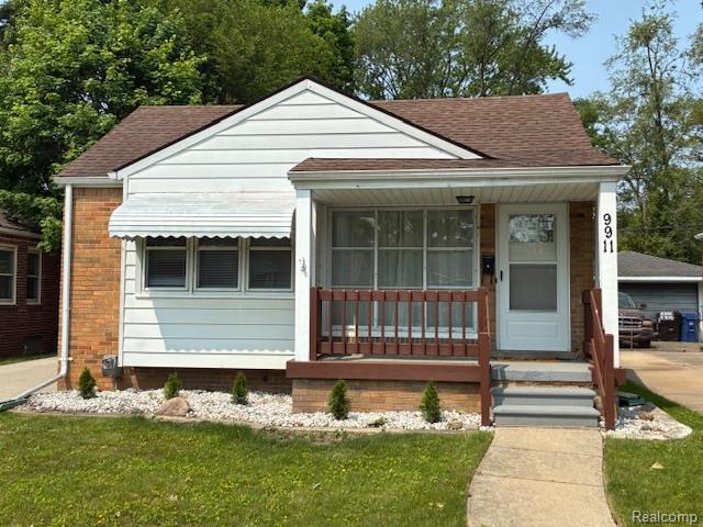 front view picture of 9911 Kinloch, Redford, MI. 48239